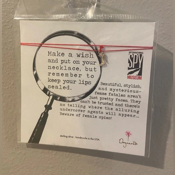 DOGEARED International Spy Museum Wish Necklace High Heel Charm Red NWT - Picture 1 of 3